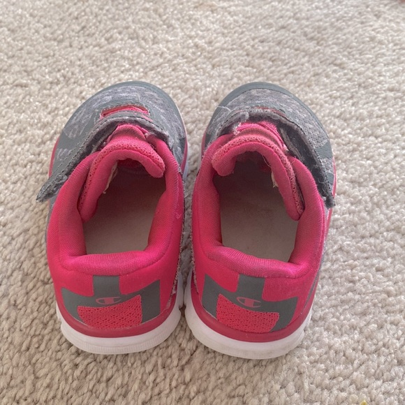 3 Pair of Kids Shoes - Picture 2 of 11